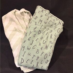 2 Baby Swaddles Copper Pearl & Comfy Cubs